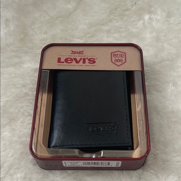 Levi's Black Key & Card Holder Essential Accessory - Picture 1 of 6